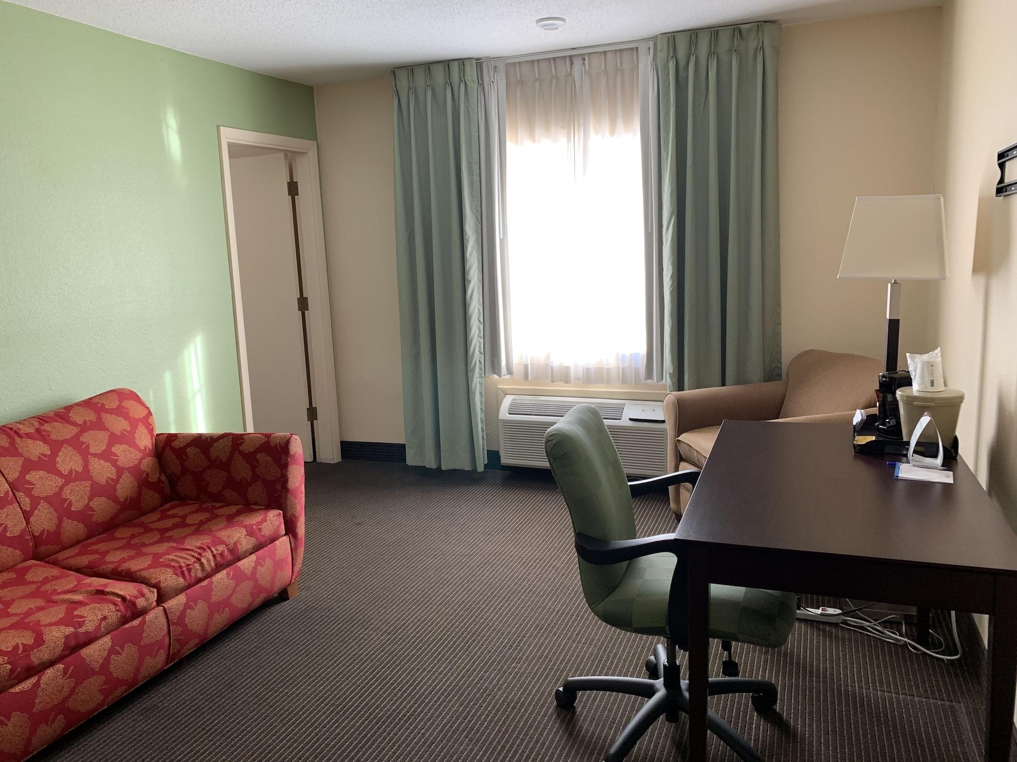 Baymont By Wyndham Jefferson City Exterior photo