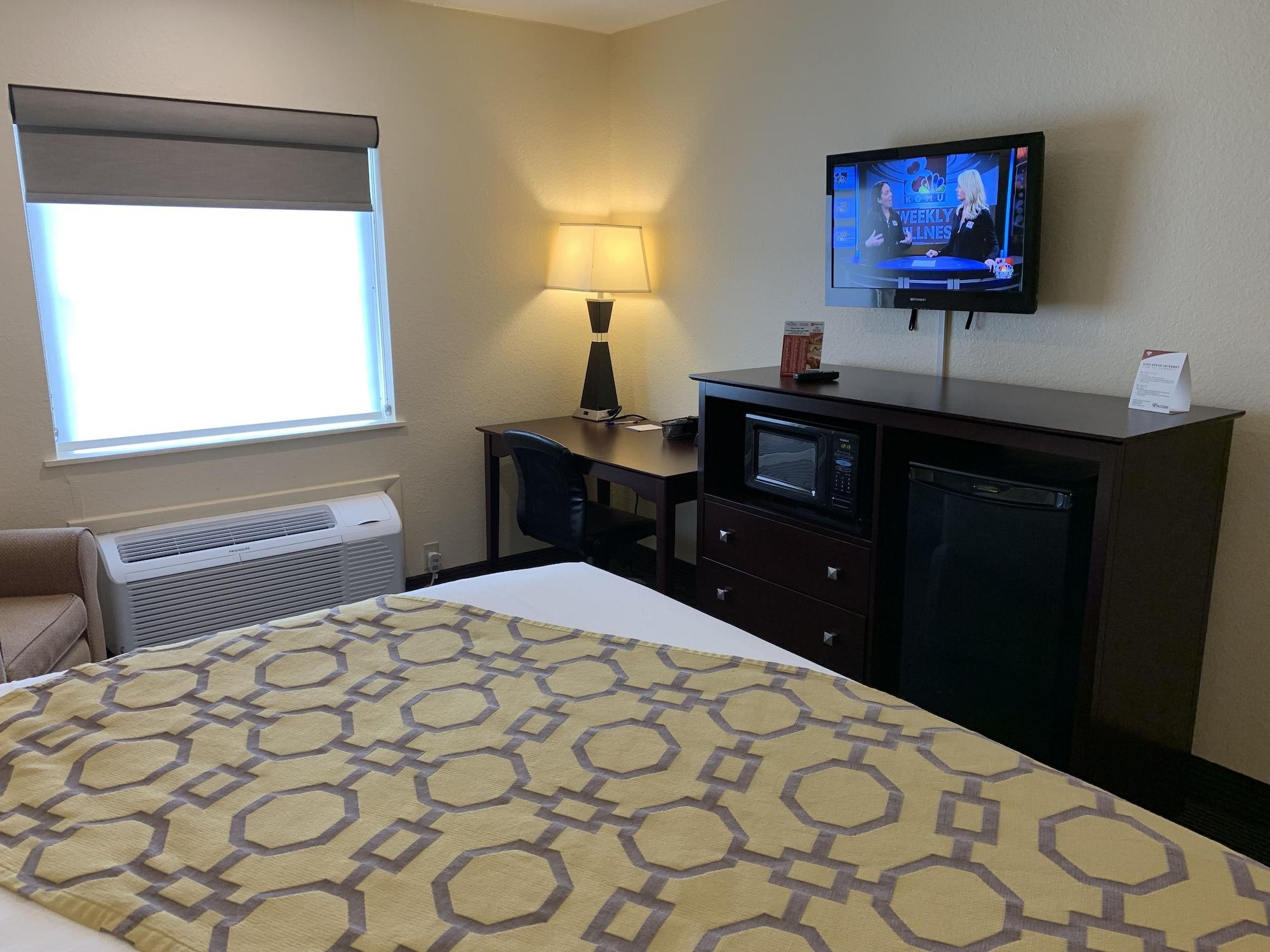 Baymont By Wyndham Jefferson City Exterior photo