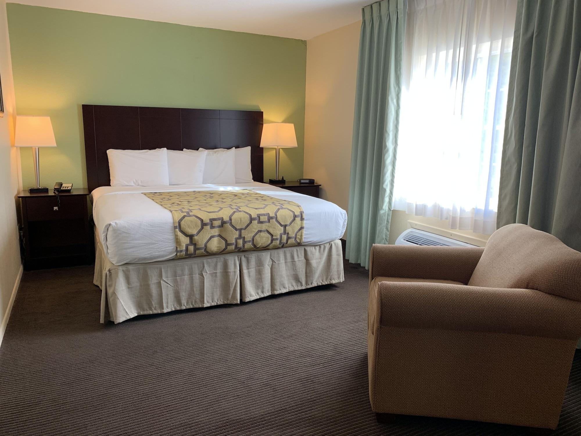 Baymont By Wyndham Jefferson City Exterior photo